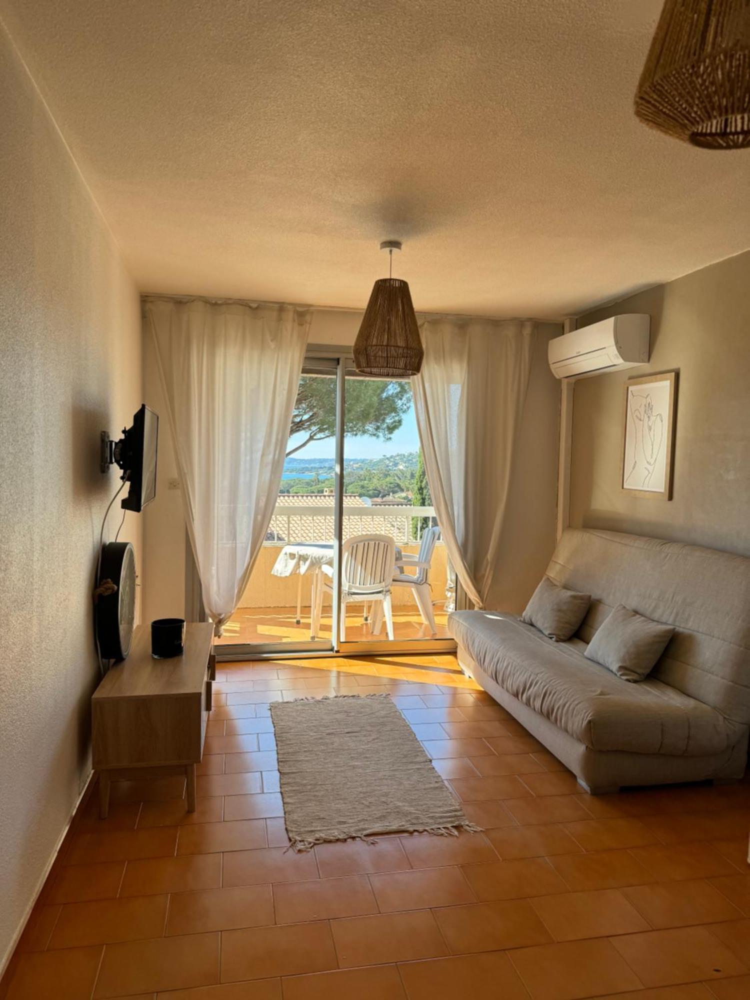 Appartement Vue Mer Avec Balcon Sainte-Maxime Esterno foto